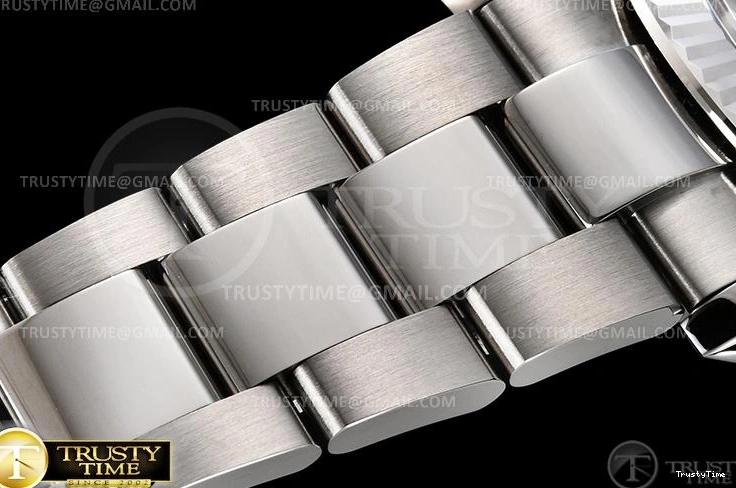 0925 ComfortFit R2DJ0257A – DJ2 41mm 658